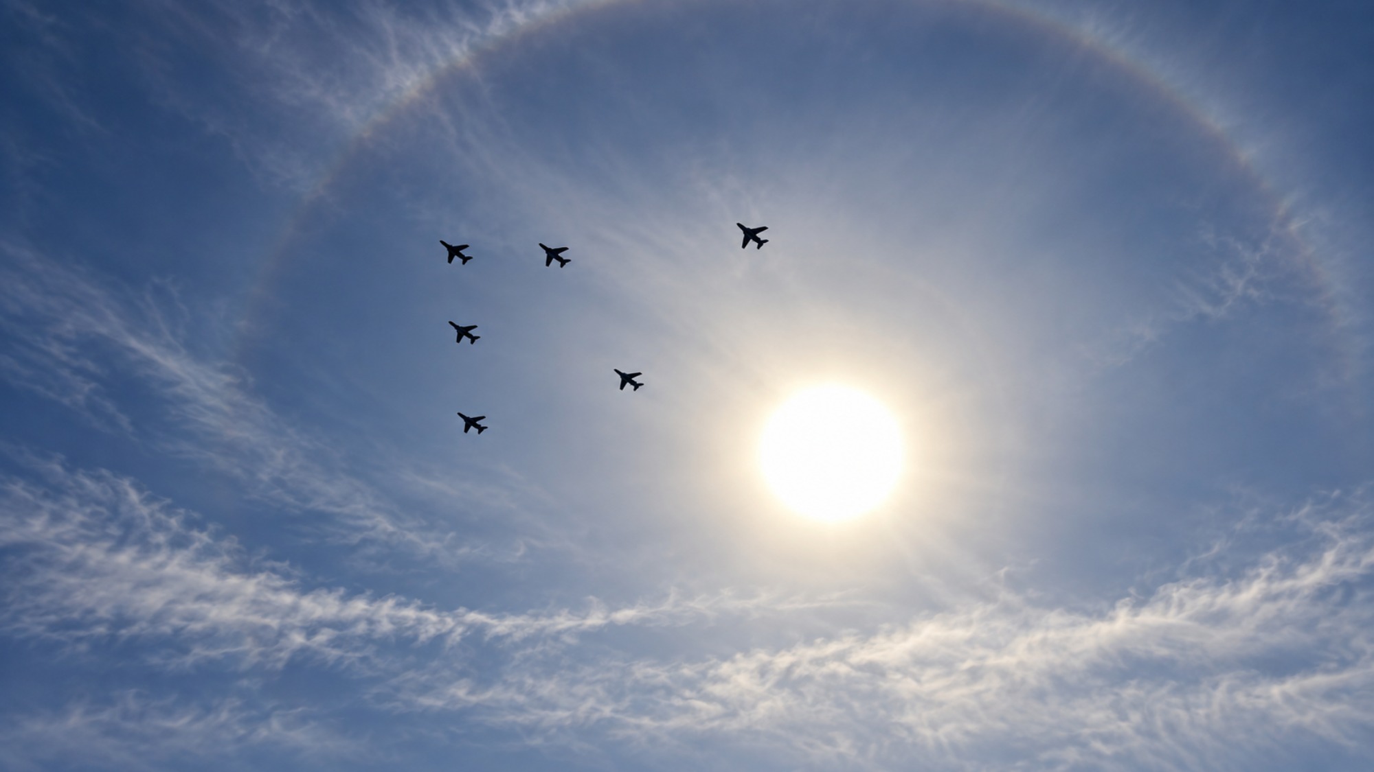 豊田市上空にブルーインパルス！太陽と6機を偶然撮影｜愛知・名古屋2026開幕日